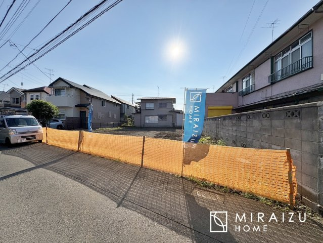 【外観】 | 運転が不安な方も安心な前面道路、きちんと幅員のある道路は女性にも安心です。整備されている道路は気持ちも良いですね♪