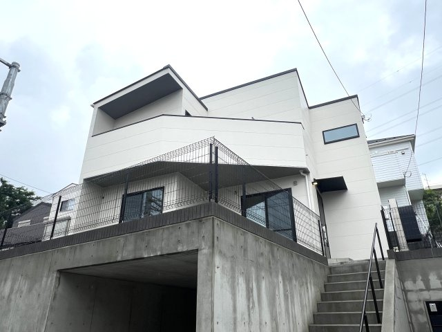 良い家は玄関をあけた瞬間の第一印象で決まる！！このお家も思わずキュン...な【旭区川井本町新築戸建】