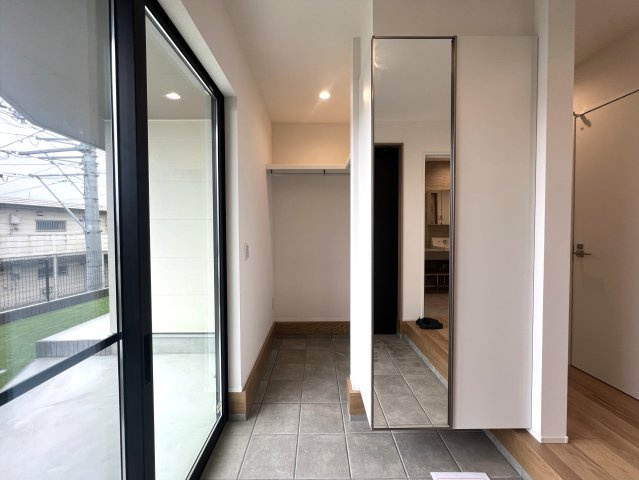 良い家は玄関をあけた瞬間の第一印象で決まる！！このお家も思わずキュン...な【旭区川井本町新築戸建】の玄関|シンプルで使いやすい玄関です