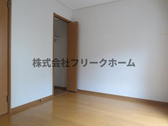 小金井市前原町３丁目のアパートの収納