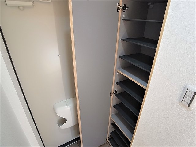 ロイヤルサクラの玄関|玄関のシューズＢＯＸ
