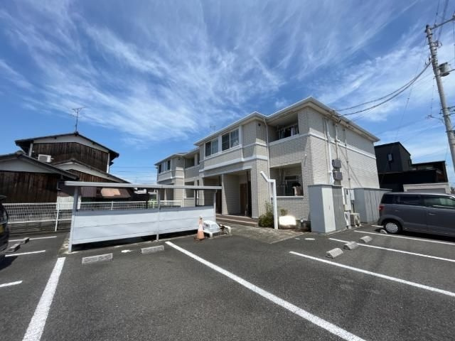 クレストール横黒の外観