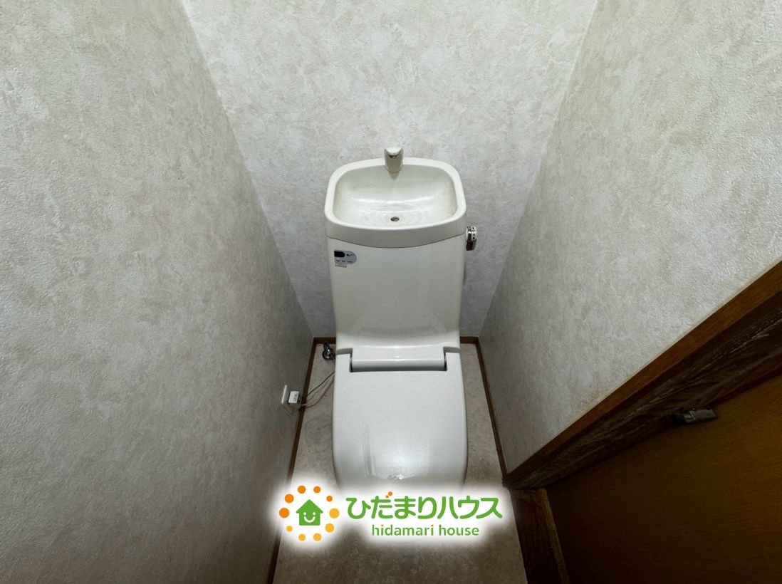 加須市礼羽　中古一戸建てのトイレ