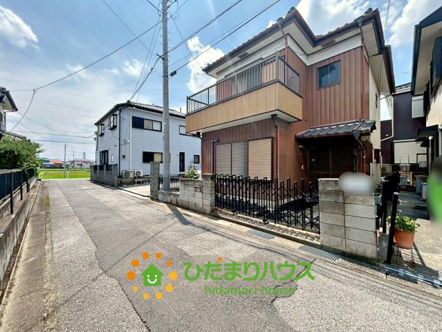 加須市礼羽　中古一戸建ての前面道路含む現地写真