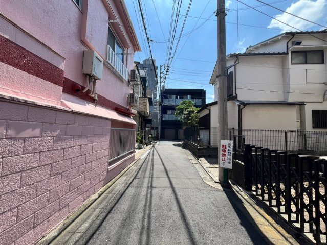 大田区山王　建築条件なし売地の前面道路含む現地写真