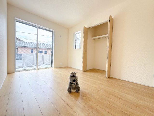 【洋室】 | 高崎市新町　平屋　新築住宅 | さまざまにカスタマイズしていただけるシンプルなデザインの内装。ご自身で素敵な空間を創り上げられます。