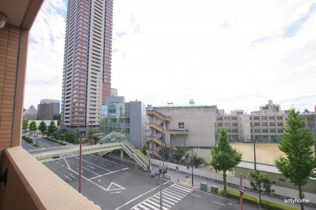 新梅田プライム　仲介手数料無料のバルコニー