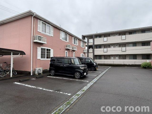 サンローズＡの駐車場