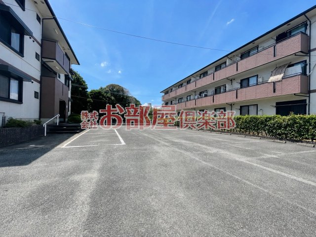 グランドール国分Bの駐車場|駐車場があります