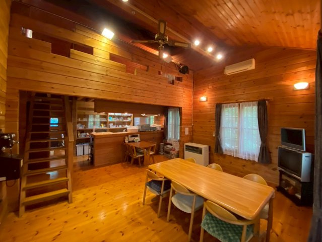 【居間・リビング】 | 那須郡那須町大字寺子　温泉ランド　2LDK