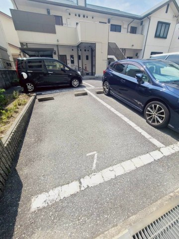 ベアント甲子園の駐車場
