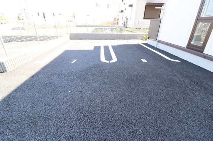 グラシアおおたかの森の駐車場