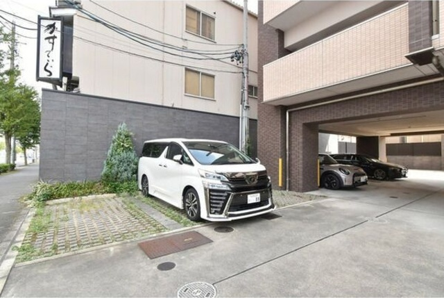 茶屋ヶ坂ライズの駐車場