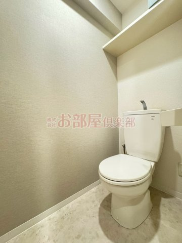 adorationのトイレ|落ち着いたトイレです