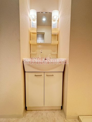 adorationの洗面所|脱衣スペースもあります