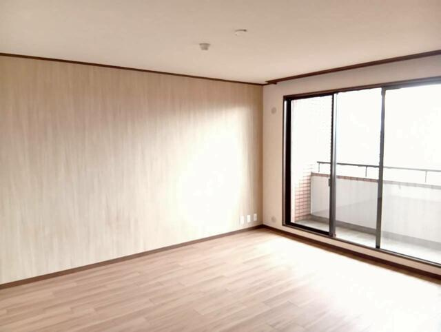 名古屋市昭和区向山町３丁目の中古マンションの洋室