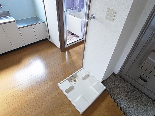 カナヤマンション 三信のその他|洗濯機置き場は室内