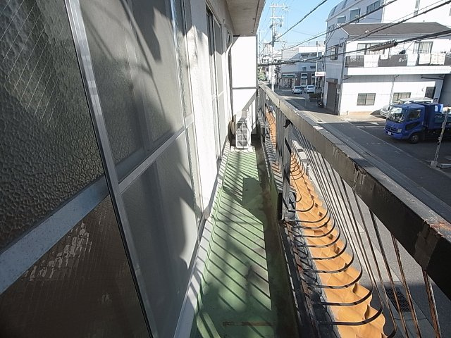 カナヤマンション 三信のバルコニー|日当たりの良いバルコニー