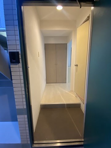 ドムール尼崎の玄関