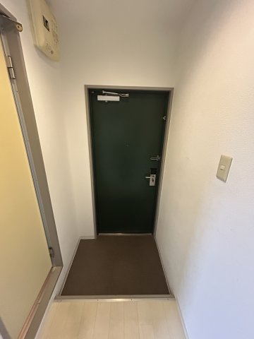 ドムール尼崎の玄関