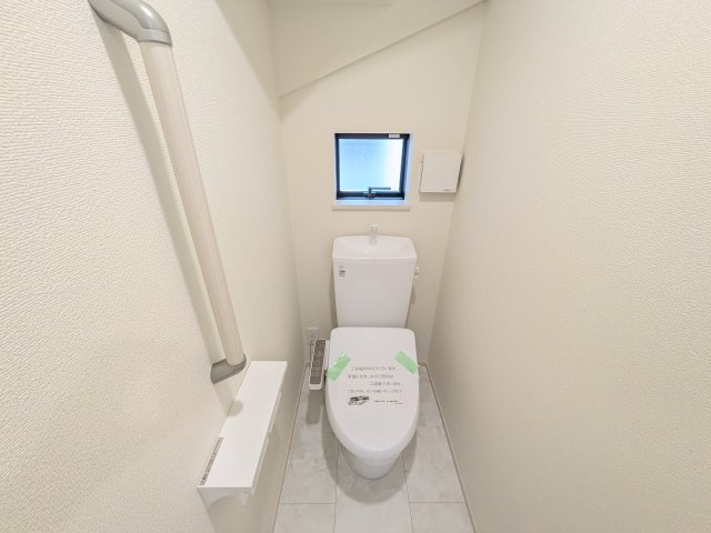 船橋市習志野台８丁目　C号棟のトイレ|高い節水性能で、水道代を大幅にカット。環境とお財布に優しく、家計をしっかりサポートします。