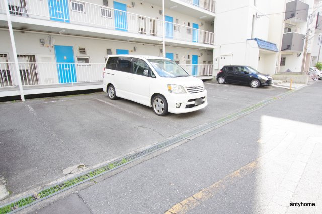 サンシャインマンション　仲介手数料無料の駐車場