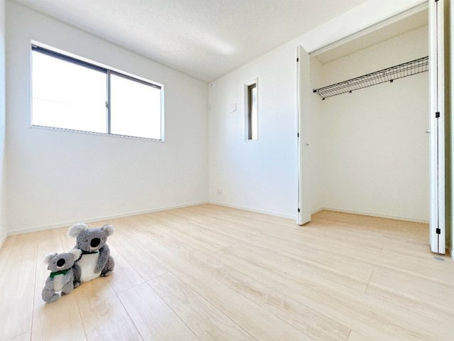 【洋室】 | 高崎市新町　新築住宅 | 広さはお子様の勉強部屋にも適した広さ！
勉強机や本棚などの家具を置いてもフリースペースも確保することができます。
