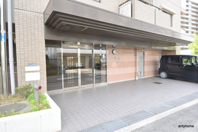 インプルーブ緑地公園　仲介手数料無料のエントランス