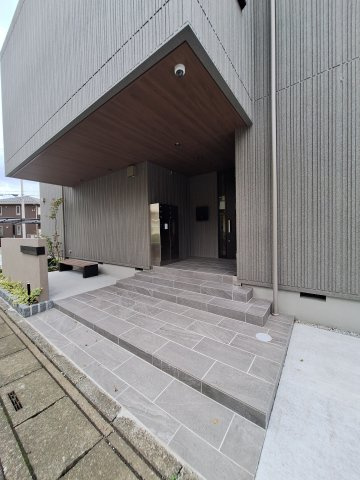 レジデンスヒューゲル鶴ヶ丘Ⅰのエントランス