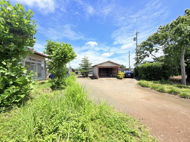 【常総線駅チカ6分♪】筑西市野殿中古物件の庭