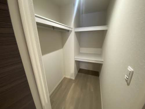 福岡市中央区笹丘３丁目の賃貸マンションの収納|ＧＲＡＮＤ ＢＬＥＵ ＤＥ ＳＡＳＡＯＫＡ ＊＊ A0202号-9