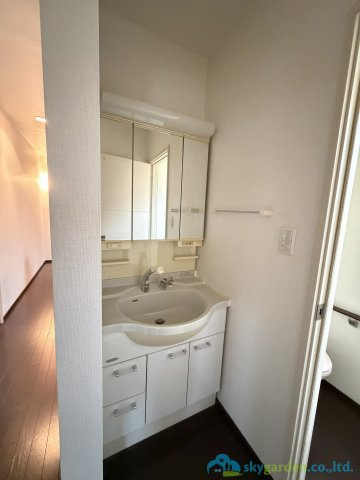 秦野市曽屋　中古戸建の独立洗面台