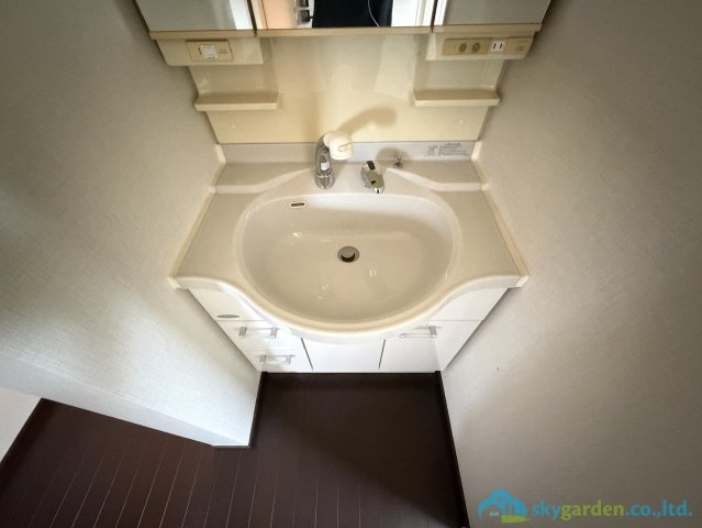 秦野市曽屋　中古戸建の独立洗面台