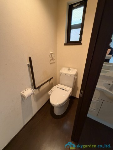 秦野市曽屋　中古戸建のトイレ