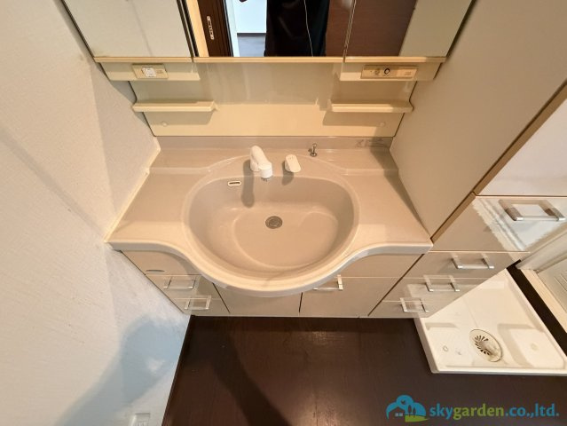秦野市曽屋　中古戸建の独立洗面台