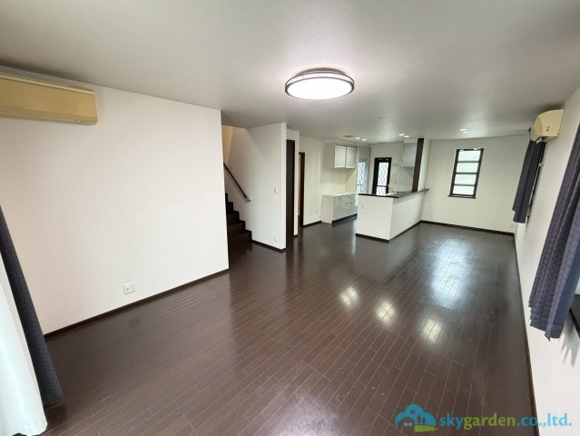 秦野市曽屋　中古戸建の居間・リビング