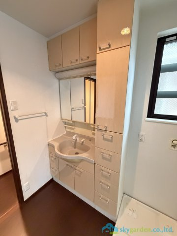秦野市曽屋　中古戸建の独立洗面台