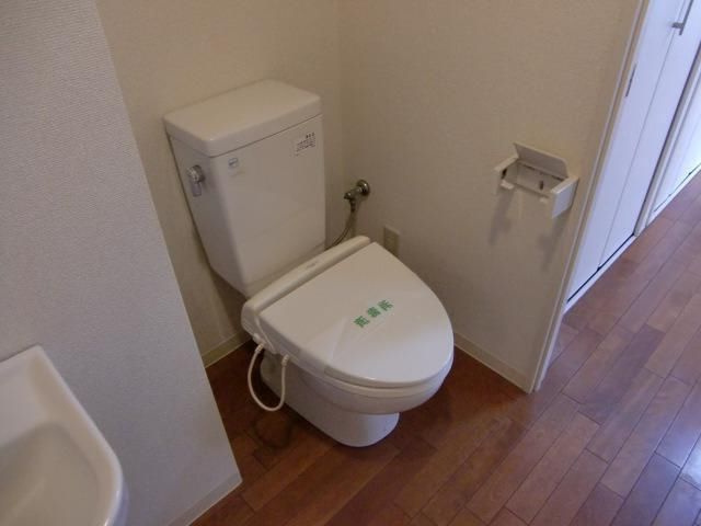 千葉市中央区新宿１丁目の賃貸マンションのトイレ