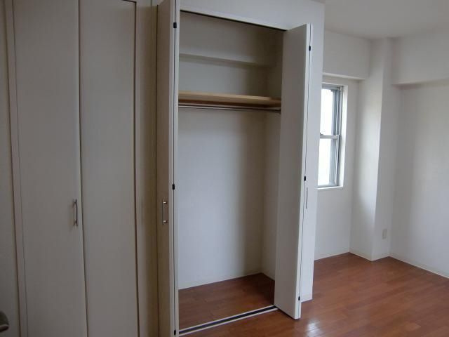 千葉市中央区新宿１丁目の賃貸マンションの収納