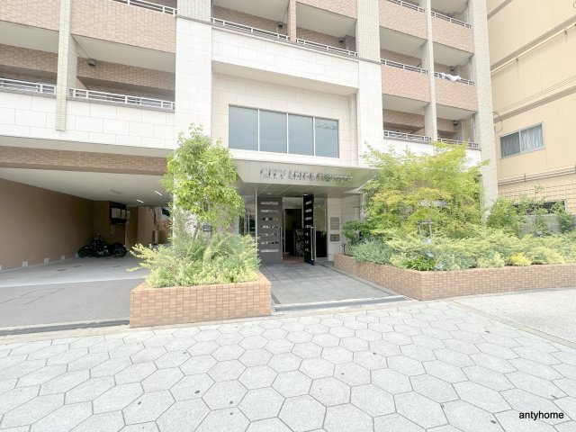 CITY SPIRE難波WEST　仲介手数料無料のエントランス