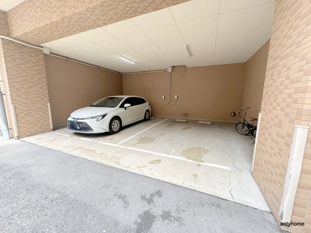 CITY SPIRE難波WEST　仲介手数料無料の駐車場