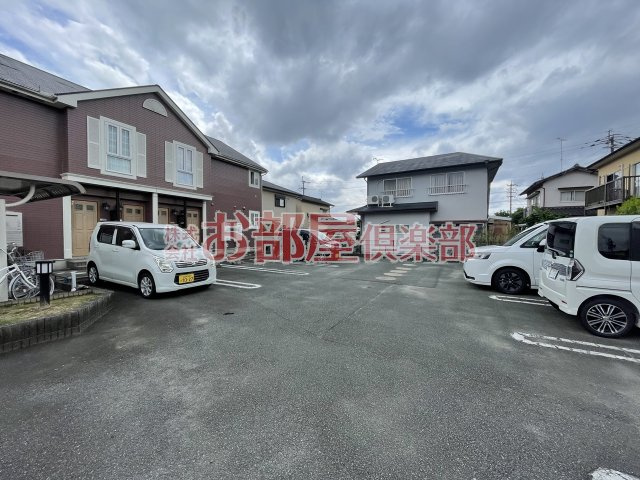 エテルネルソレイユAの駐車場|駐車場があるので、車を買う予定の方も安心です