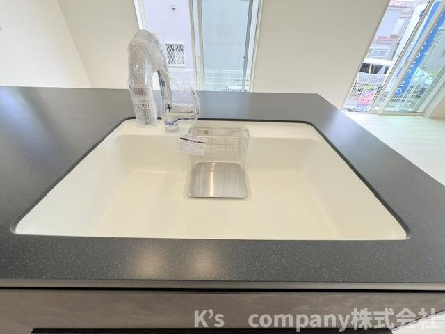 茅ヶ崎市浜須賀　新築戸建のキッチン|人造大理石のおしゃれなシンク◇