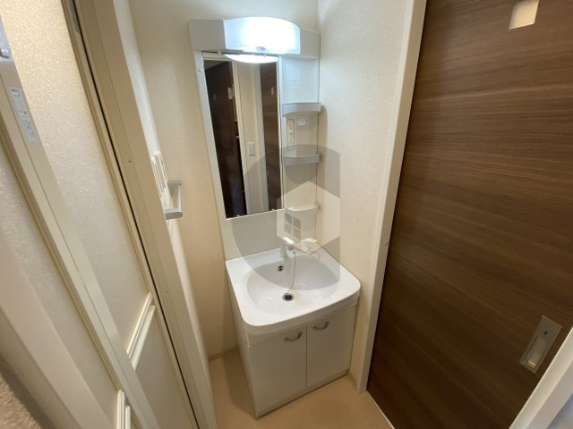 Luxe布施北2の独立洗面台