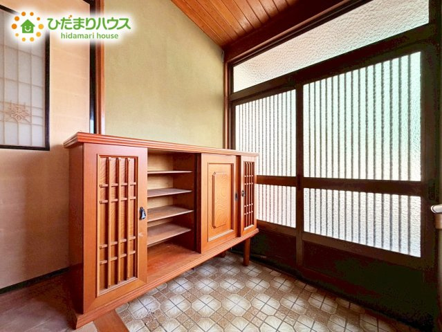 日立市会瀬町3丁目　中古戸建の玄関|ゆとりある玄関スペース。ご家族や来客を気持ちよくお迎えします。