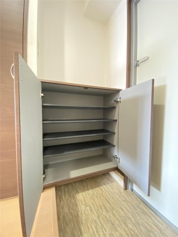 熊本市中央区新町２丁目の賃貸マンションの玄関