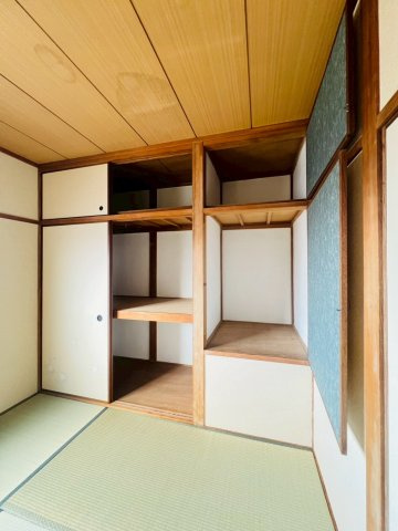 山手5丁目貸家の収納