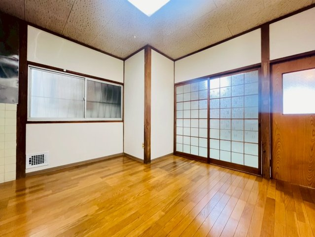 山手5丁目貸家の居間・リビング