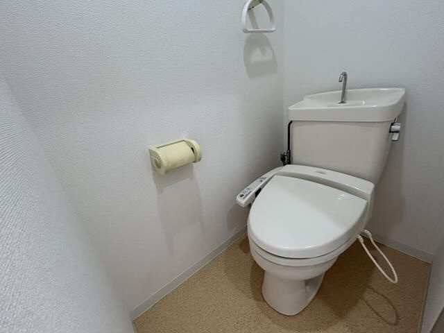 エトアールＳのトイレ|清潔感のあるトイレです（参考写真です）