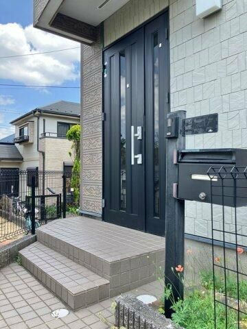 柏戸建のエントランス